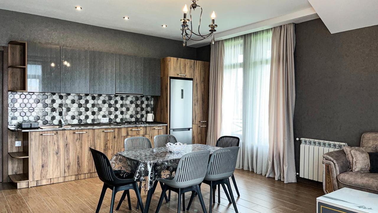 Dani Lux Apartman Bakuriani Szoba fotó